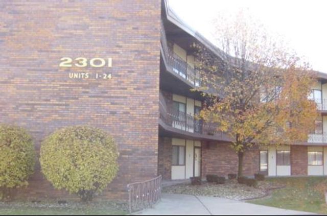 2301 Holiday Terrace 11, Lansing, IL 60438