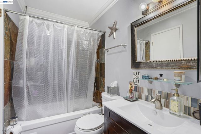 490 N Civic Dr 305, Walnut Creek, CA 94596