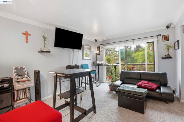 490 N Civic Dr 305, Walnut Creek, CA 94596