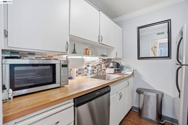 490 N Civic Dr 305, Walnut Creek, CA 94596