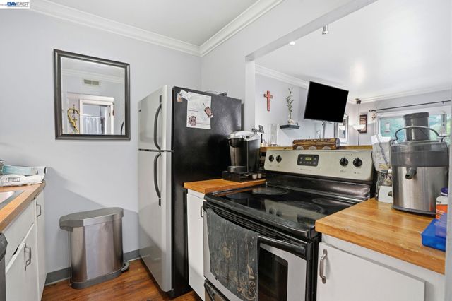 490 N Civic Dr 305, Walnut Creek, CA 94596