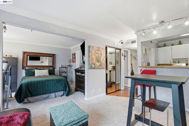 490 N Civic Dr 305, Walnut Creek, CA 94596