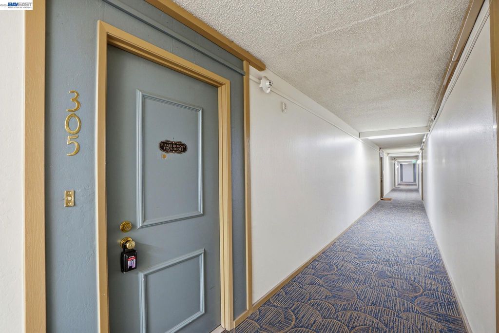 490 N Civic Dr 305, Walnut Creek, CA 94596