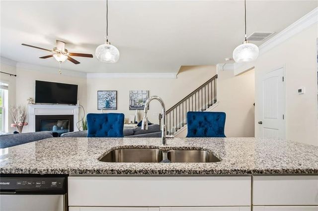 521 Crescent Woode Way, Dallas, GA 30157