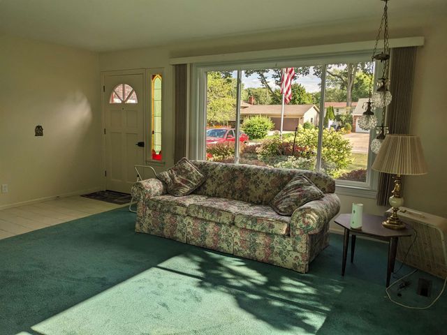 2451 Westbury Drive, Saginaw, MI 48603