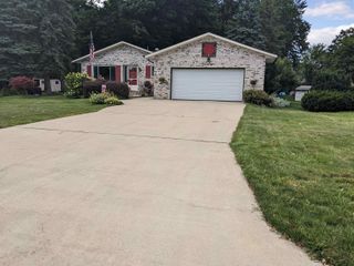 2451 Westbury Drive, Saginaw, MI 48603
