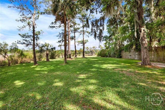8720 Rivers End Drive, Savannah, GA 31406