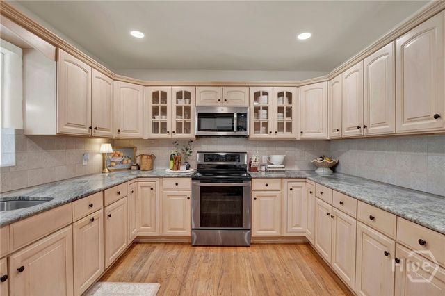 8720 Rivers End Drive, Savannah, GA 31406