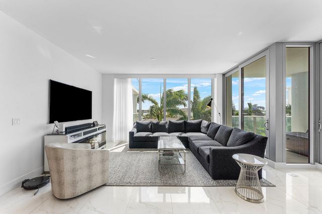 2 Water Club Way 403, North Palm Beach, FL 33408