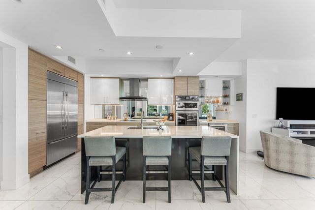 2 Water Club Way 403, North Palm Beach, FL 33408