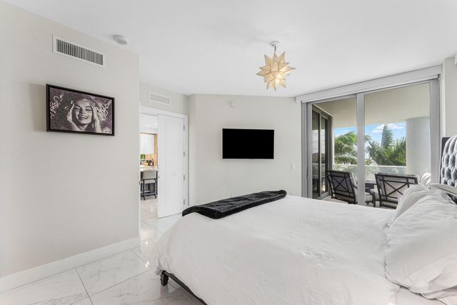 2 Water Club Way 403, North Palm Beach, FL 33408