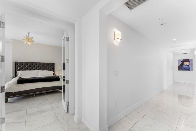 2 Water Club Way 403, North Palm Beach, FL 33408