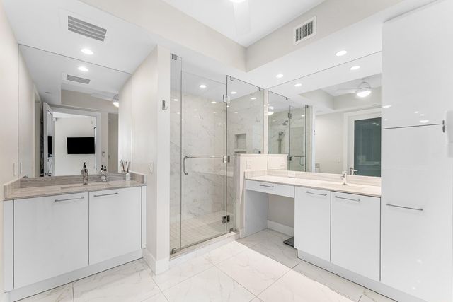 2 Water Club Way 403, North Palm Beach, FL 33408