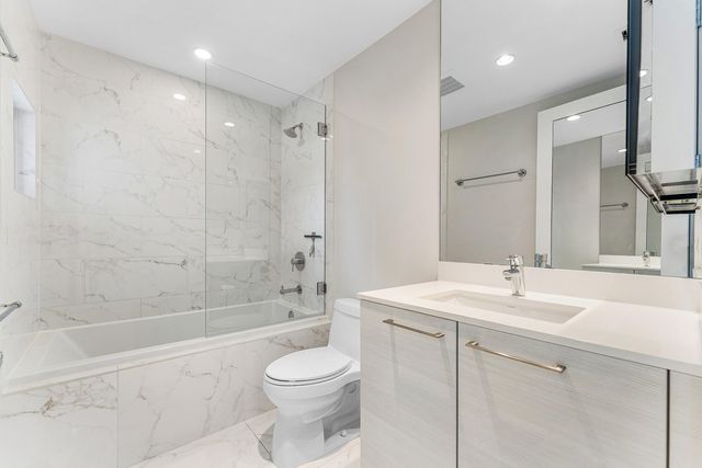 2 Water Club Way 403, North Palm Beach, FL 33408