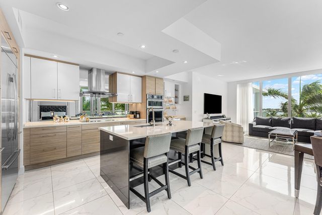 2 Water Club Way 403, North Palm Beach, FL 33408