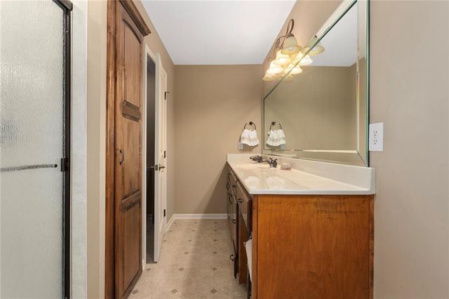 6958 N Atkins Avenue, Kansas City, MO 64152