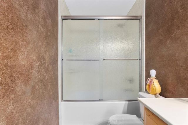 6958 N Atkins Avenue, Kansas City, MO 64152