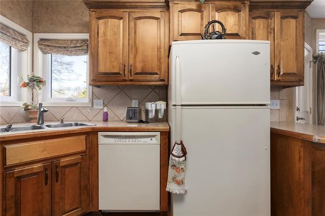 6958 N Atkins Avenue, Kansas City, MO 64152