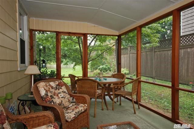 7 Aberdeen Drive, Huntington, NY 11743