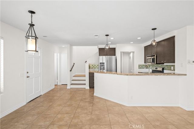 97 Fallingstar 56, Irvine, CA 92614