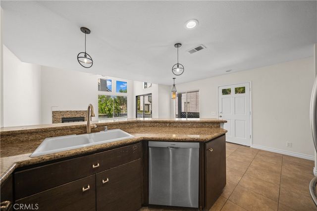 97 Fallingstar 56, Irvine, CA 92614