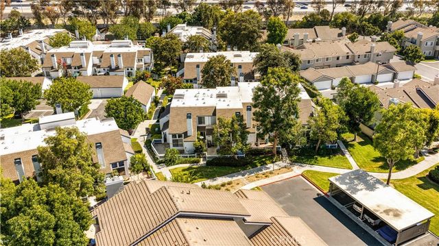 97 Fallingstar 56, Irvine, CA 92614