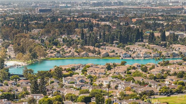 97 Fallingstar 56, Irvine, CA 92614