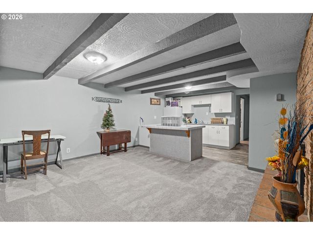 105 ISLAND VIEW Ln, Kelso, WA 98626