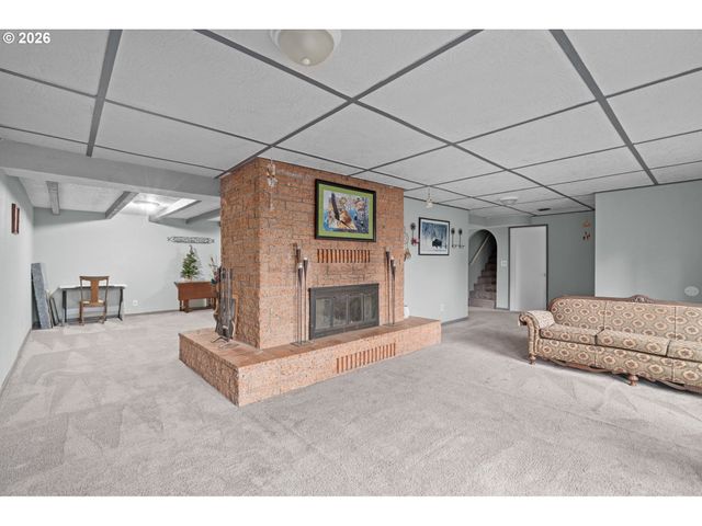 105 ISLAND VIEW Ln, Kelso, WA 98626