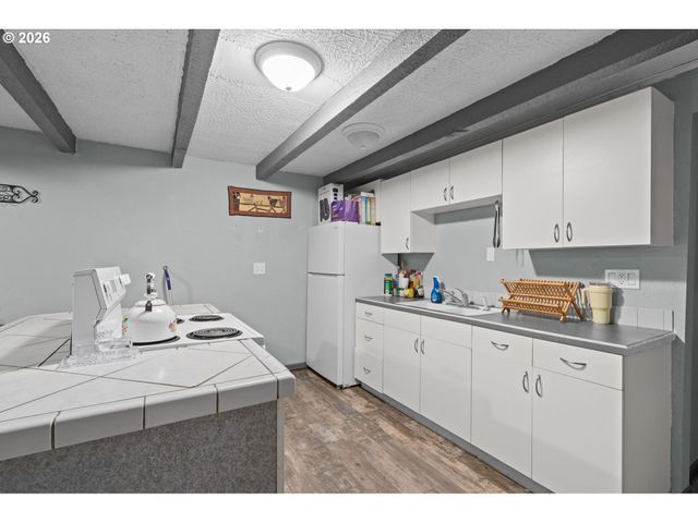 105 ISLAND VIEW Ln, Kelso, WA 98626