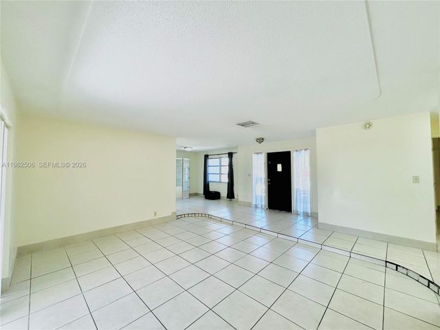 6624 NW 2nd St, Margate, FL 33063