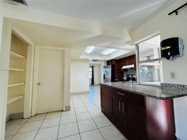 6624 NW 2nd St, Margate, FL 33063