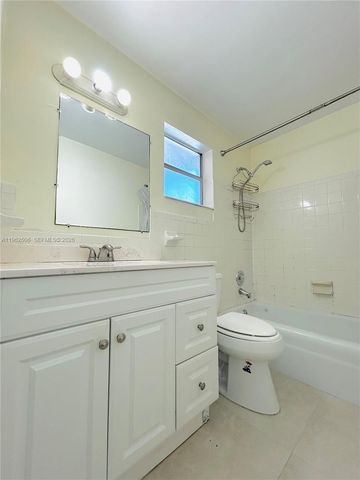 6624 NW 2nd St, Margate, FL 33063