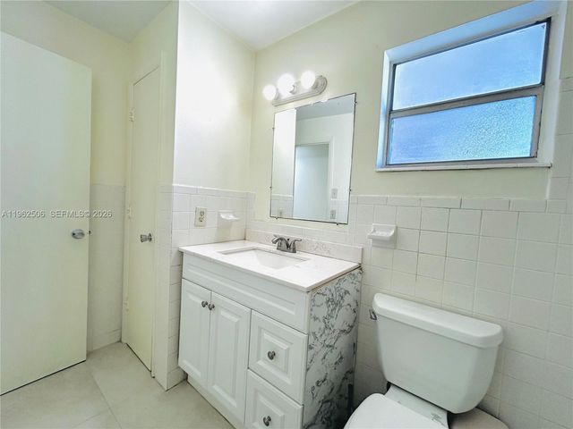 6624 NW 2nd St, Margate, FL 33063