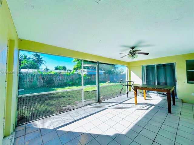 6624 NW 2nd St, Margate, FL 33063