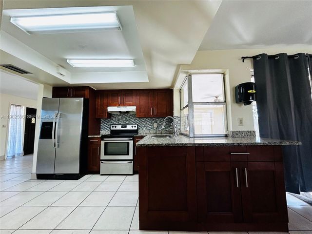 6624 NW 2nd St, Margate, FL 33063