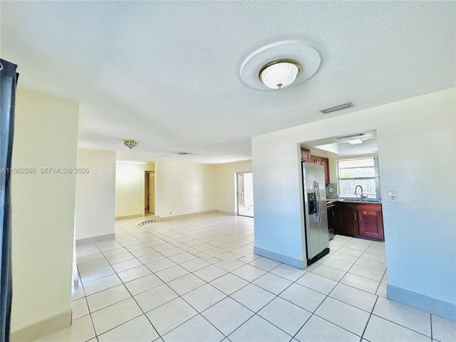 6624 NW 2nd St, Margate, FL 33063