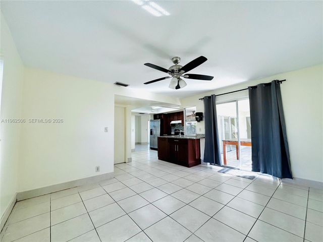 6624 NW 2nd St, Margate, FL 33063