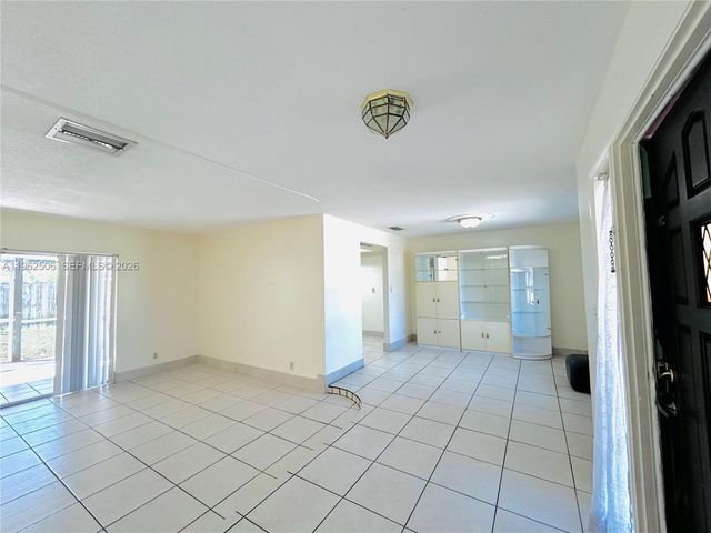 6624 NW 2nd St, Margate, FL 33063