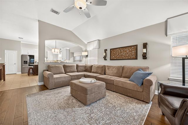 211 Little Summer Drive, Rosenberg, TX 77469