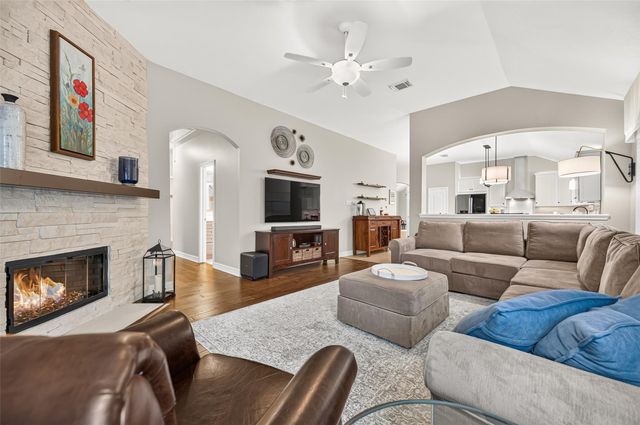 211 Little Summer Drive, Rosenberg, TX 77469
