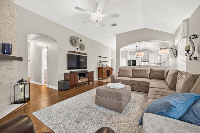 211 Little Summer Drive, Rosenberg, TX 77469