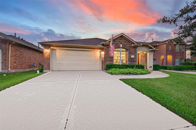 211 Little Summer Drive, Rosenberg, TX 77469