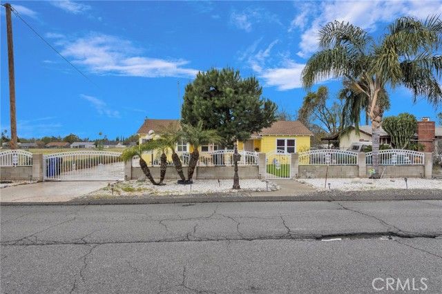 4487 Tyrolite, Jurupa Valley, CA 92509