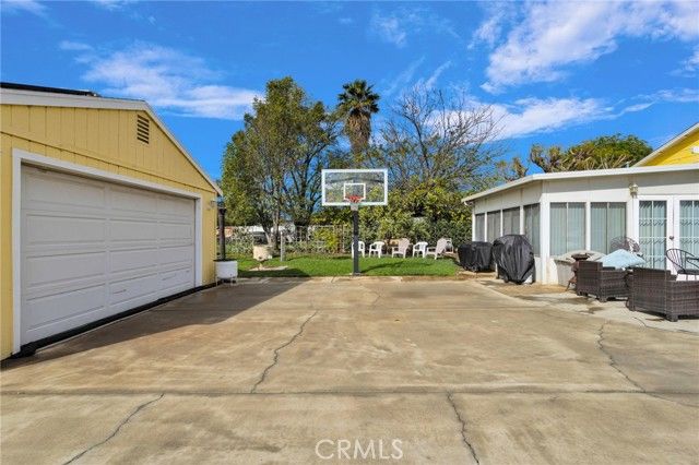 4487 Tyrolite, Jurupa Valley, CA 92509