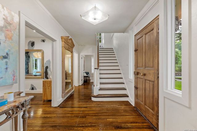 524 Terrell Rd, Terrell Hills, TX 78209