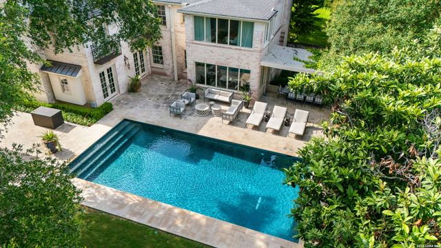 524 Terrell Rd, Terrell Hills, TX 78209