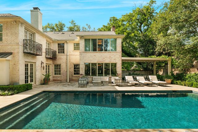 524 Terrell Rd, Terrell Hills, TX 78209