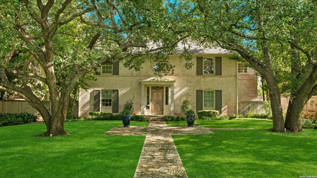 524 Terrell Rd, Terrell Hills, TX 78209