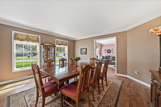 10204 Devonshire Lane, Munster, IN 46321